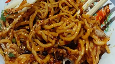 Jajanan Viral UMKM Garut, Pedas Nikmat dan Murah