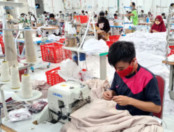 PMI Manufaktur Indonesia Masih Kontraksi, Tapi Serapan Tenaga Kerja Naik